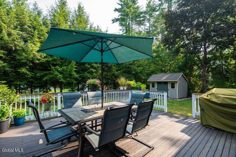 129 Pitcher Road Queensbury, NY 12804 - Photo 7 of 41 geBVatig