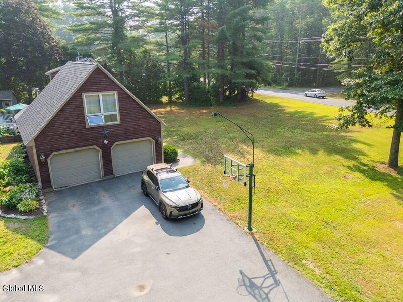 129 Pitcher Road Queensbury, NY 12804 - Photo 9 of 41 7E3G_wPw