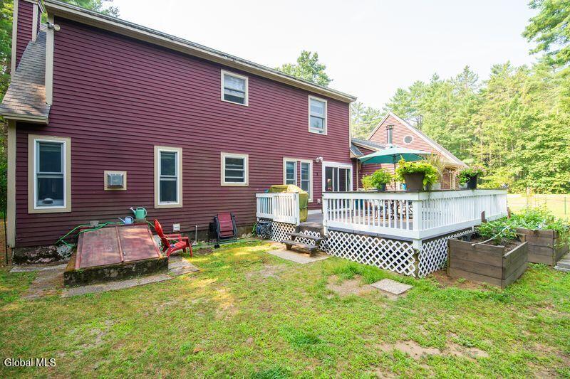 129 Pitcher Road Queensbury, NY 12804 - Photo 10 of 41 p0CZwfQQ
