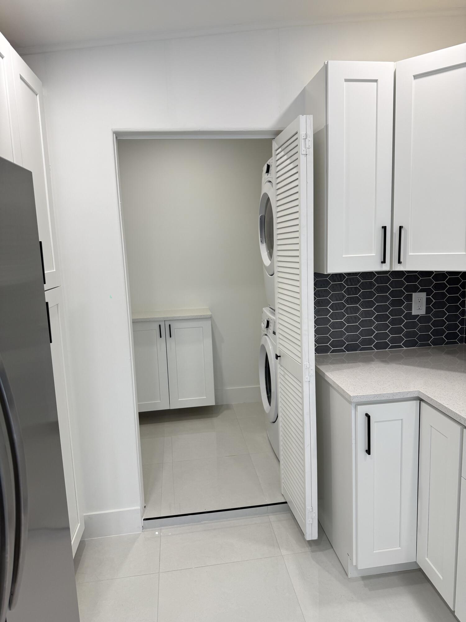 345 Pinehurst Road Palm Springs, FL 33461 - Photo 20 of 38 IMG_0965