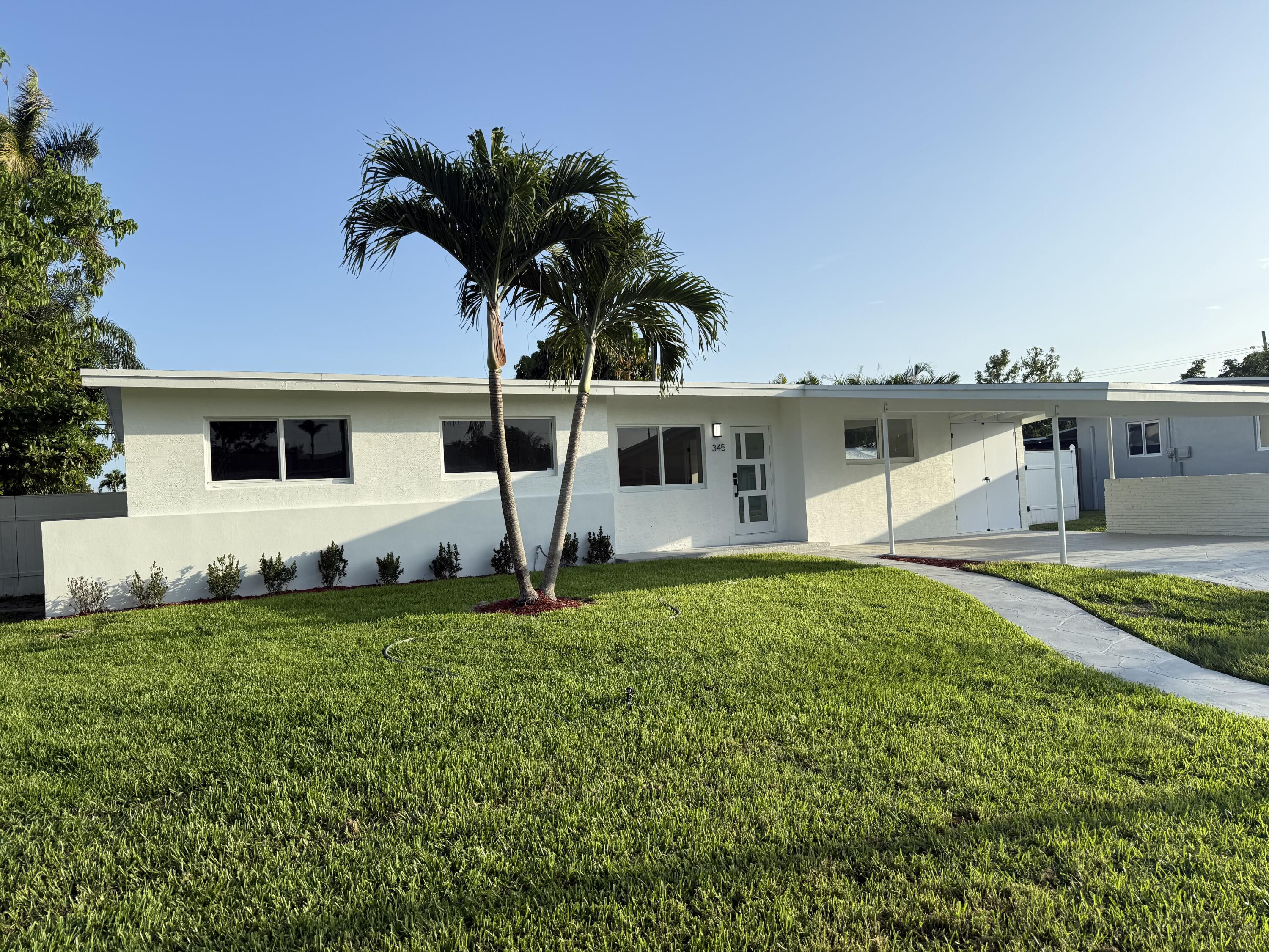 345 Pinehurst Road Palm Springs, FL 33461 - Photo 2 of 38 IMG_0946