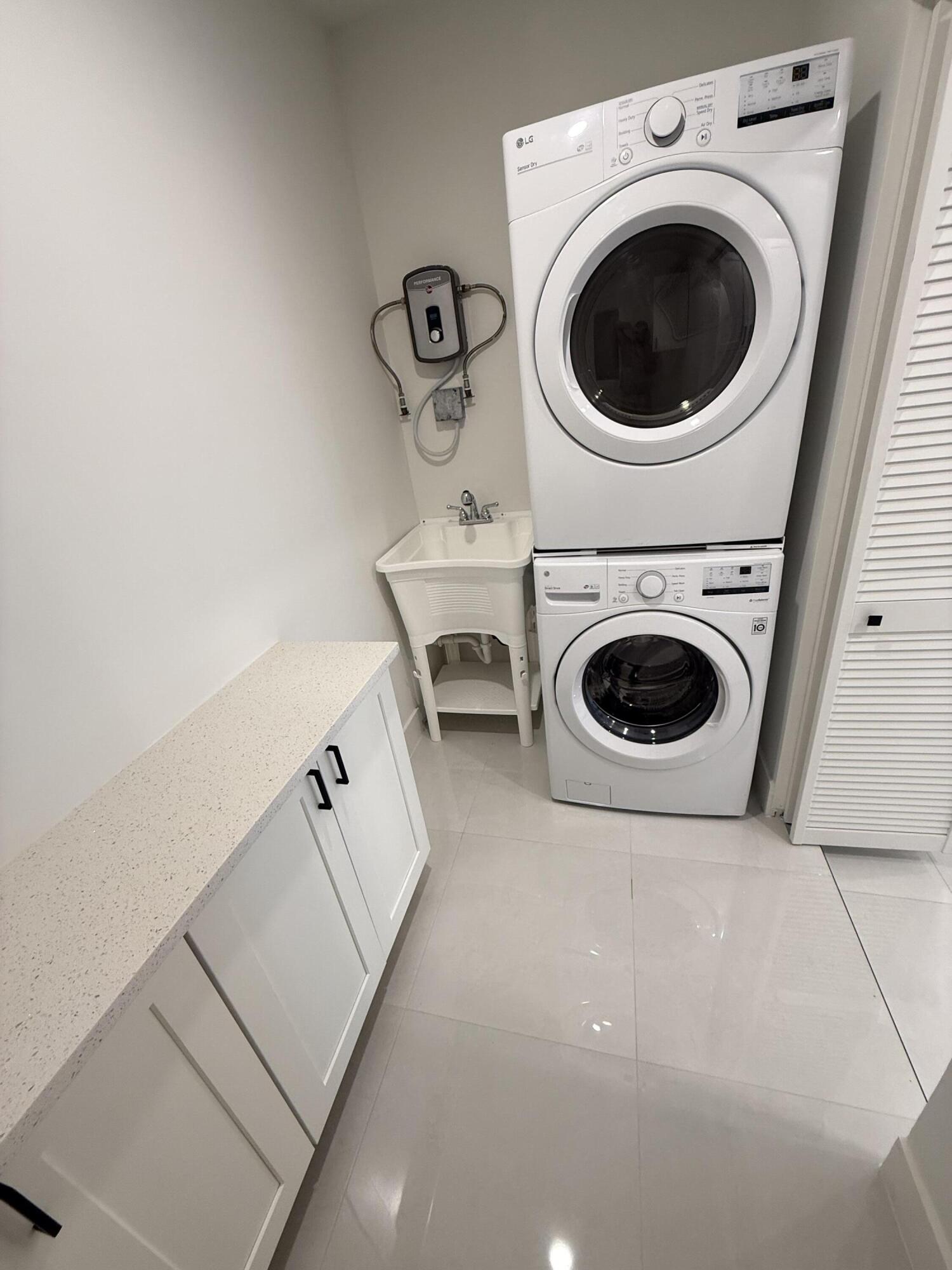 345 Pinehurst Road Palm Springs, FL 33461 - Photo 21 of 38 IMG_0966