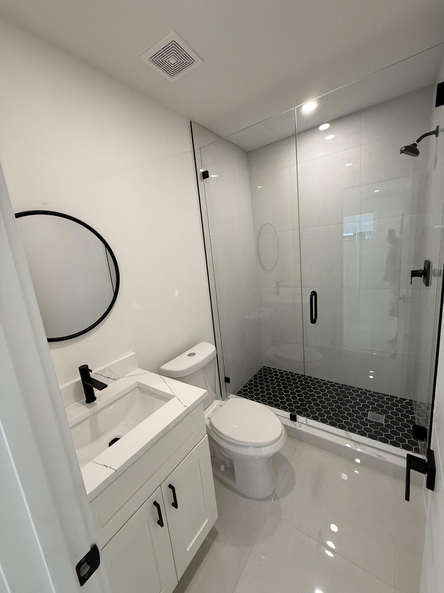 345 Pinehurst Road Palm Springs, FL 33461 - Photo 27 of 38 master bathrroom (1)