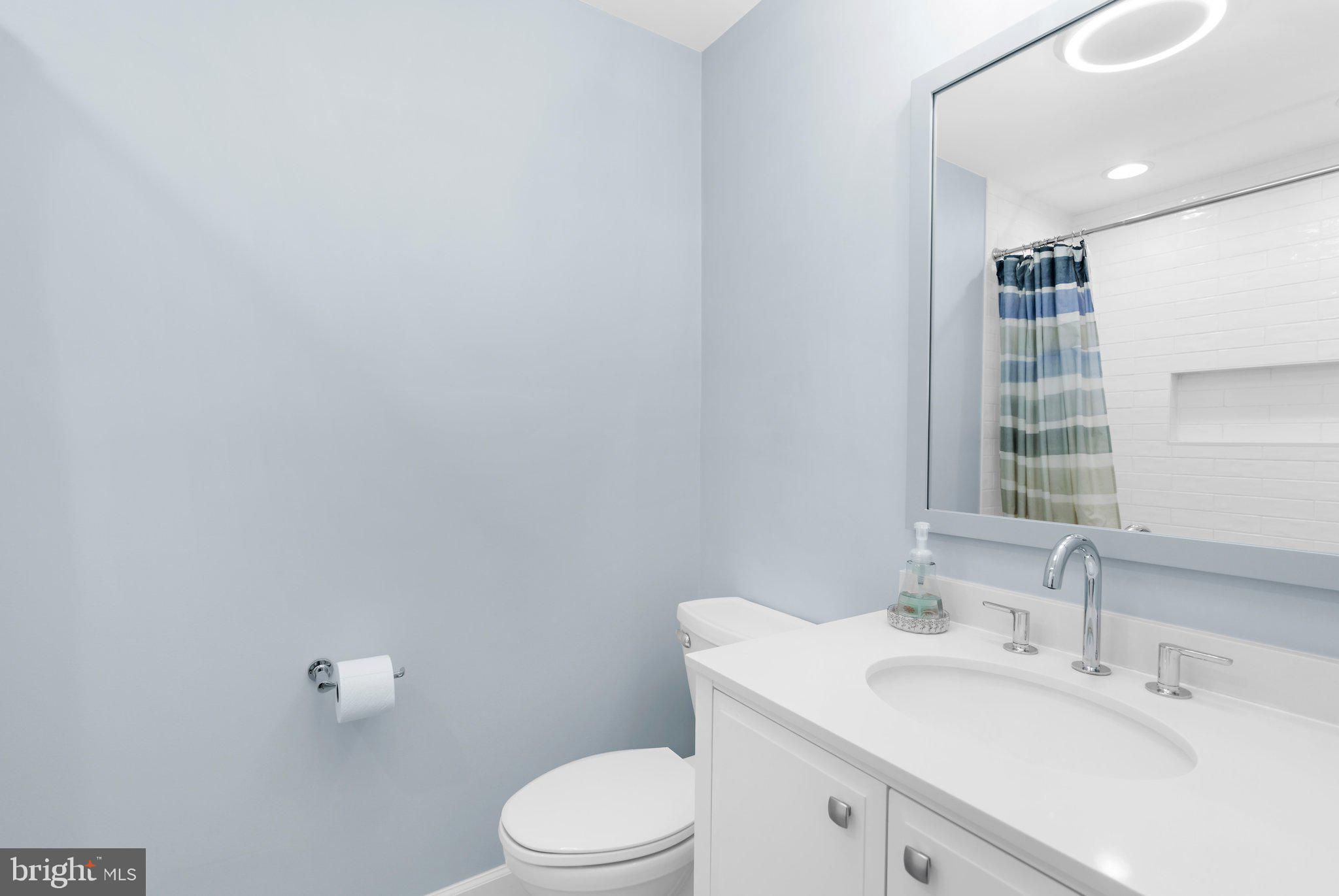 205 Riverside Drive Chester, MD 21619 - Photo 25 of 37 2nd Full Bathroom