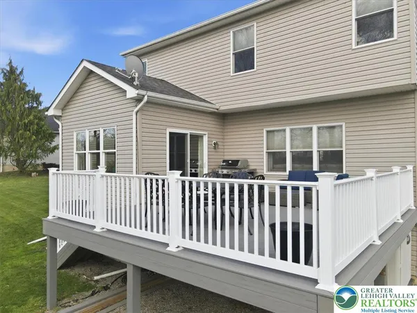 $609,900 | 2127 Eagles Landing Drive, Nazareth, PA 18064