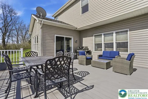 $609,900 | 2127 Eagles Landing Drive, Nazareth, PA 18064