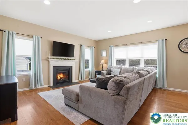 $609,900 | 2127 Eagles Landing Drive, Nazareth, PA 18064
