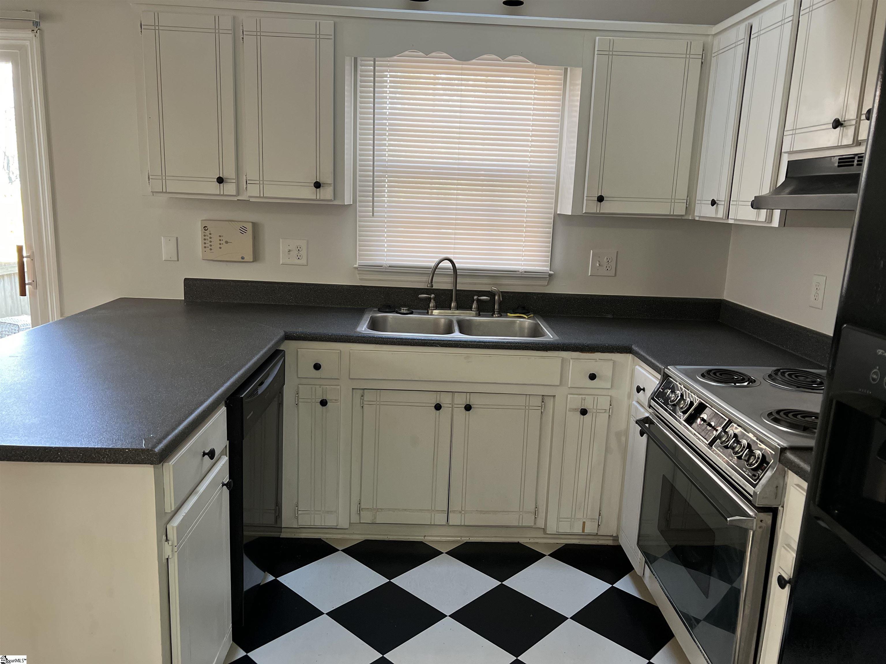 51 Hidden Springs Road Spartanburg, SC 29302 - Photo 8 of 15 Gallery Image 8