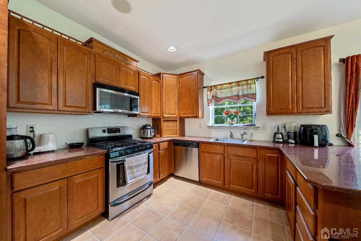 30 Chesapeake Road Monmouth Junction, NJ 08852 - Photo 6 of 29