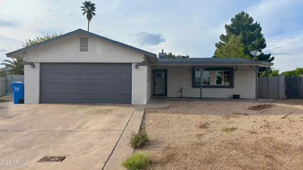 $390,000 | 922 West Angela Drive, Phoenix, AZ 85023
