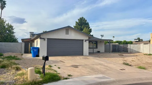 $390,000 | 922 West Angela Drive, Phoenix, AZ 85023