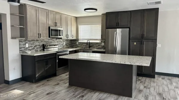 $390,000 | 922 West Angela Drive, Phoenix, AZ 85023