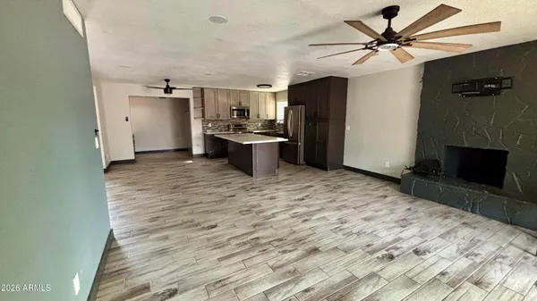 $390,000 | 922 West Angela Drive, Phoenix, AZ 85023