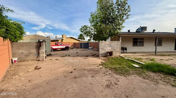 $390,000 | 922 West Angela Drive, Phoenix, AZ 85023