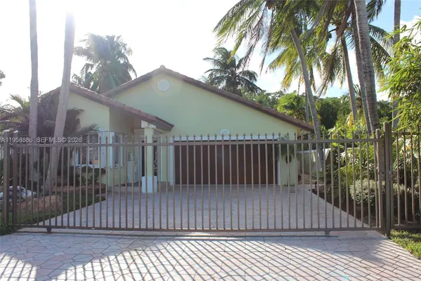 $1,100,000 | 4465 Southwest 38th Terrace, Dania Beach, FL 33312
