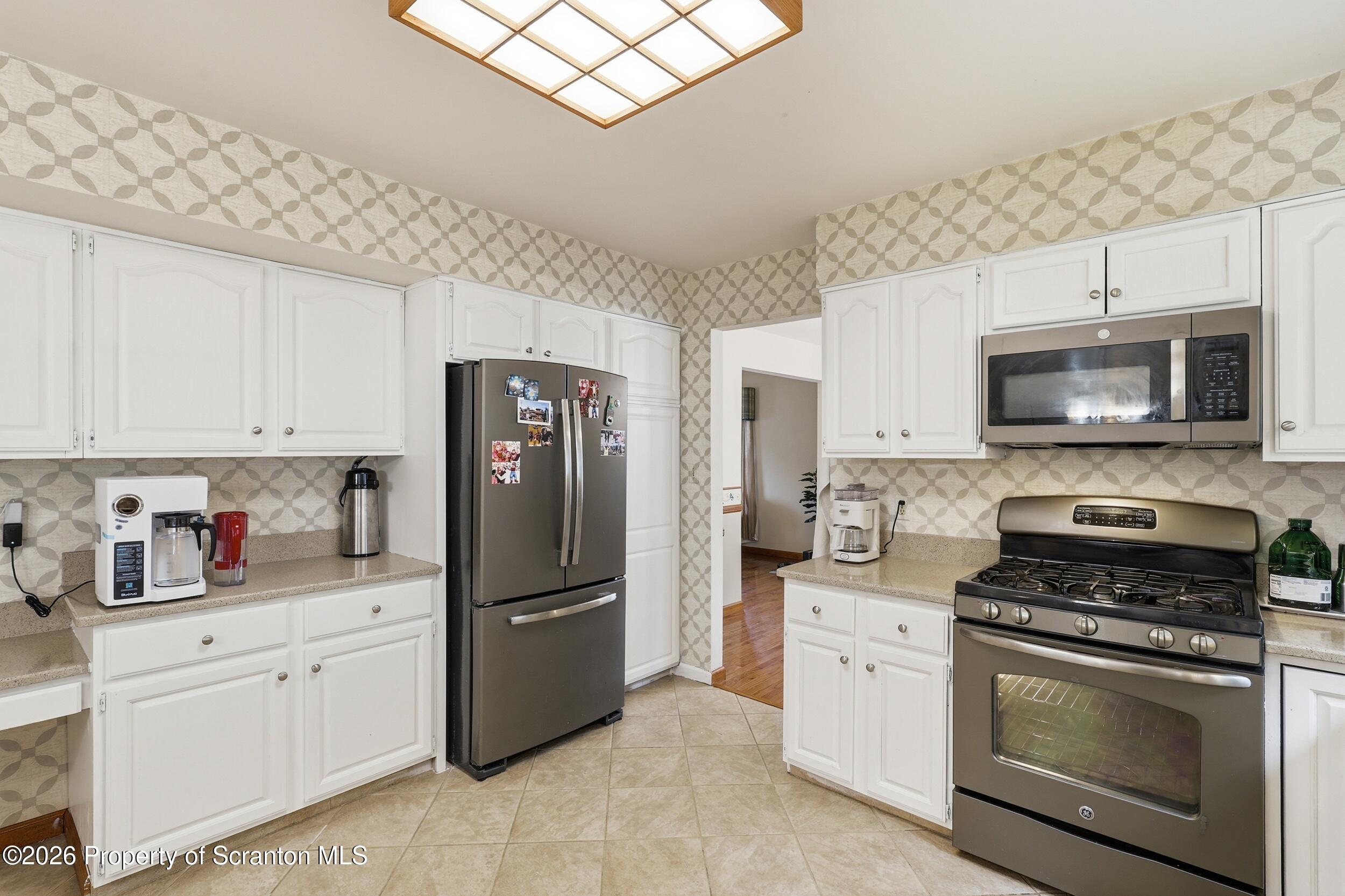 208 Stoney Creek Road Clarks Summit, PA 18411 - Photo 12 of 48 Kitchen