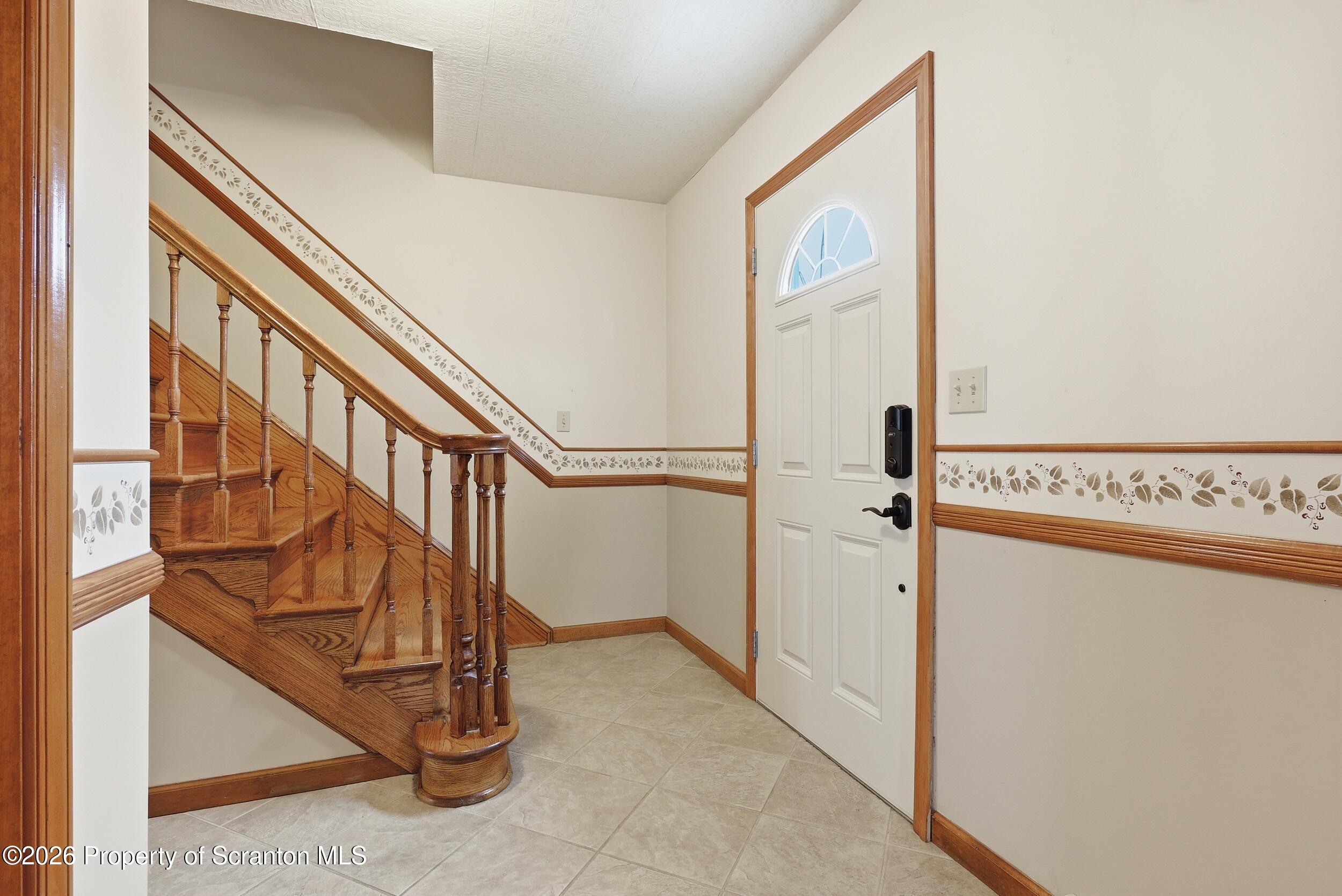 208 Stoney Creek Road Clarks Summit, PA 18411 - Photo 3 of 48 Foyer