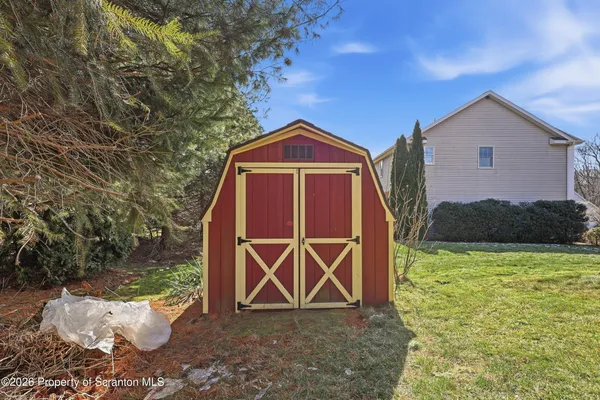 $499,900 | 208 Stoney Creek Road, Clarks Summit, PA 18411