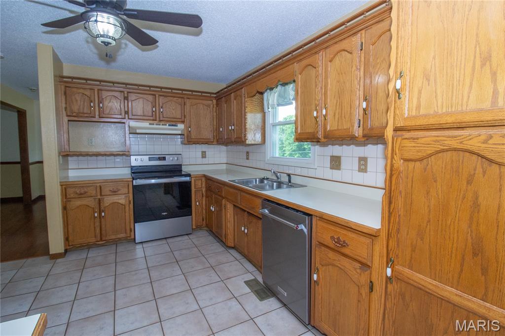 24450 Sidney Road Waynesville, MO 65583 - Photo 2 of 45