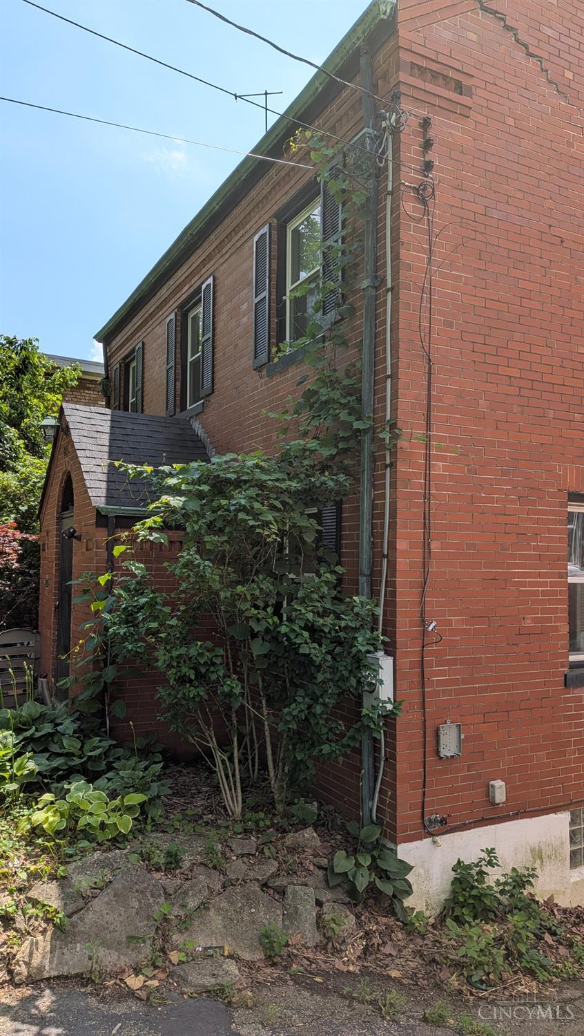 2214 West North Bend Road Cincinnati, OH 45239 - Photo 15 of 19