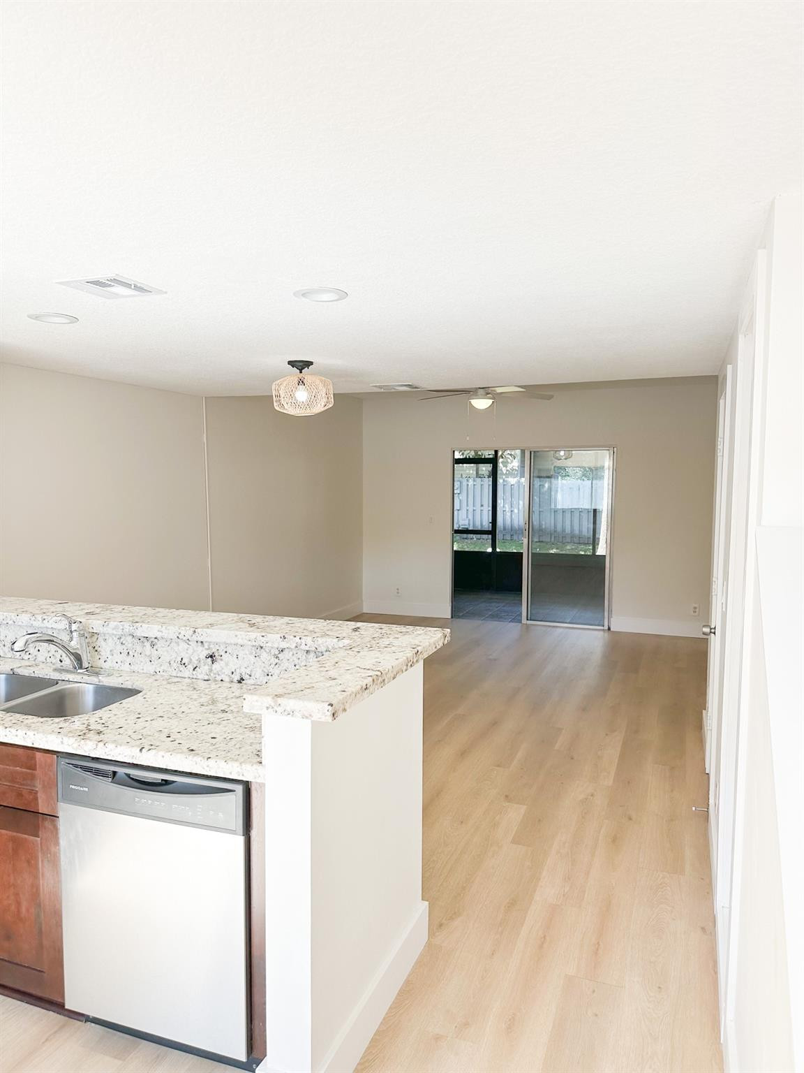 35 Southwest 3rd Street Pompano Beach, FL 33060 - Photo 4 of 23 Photo 4