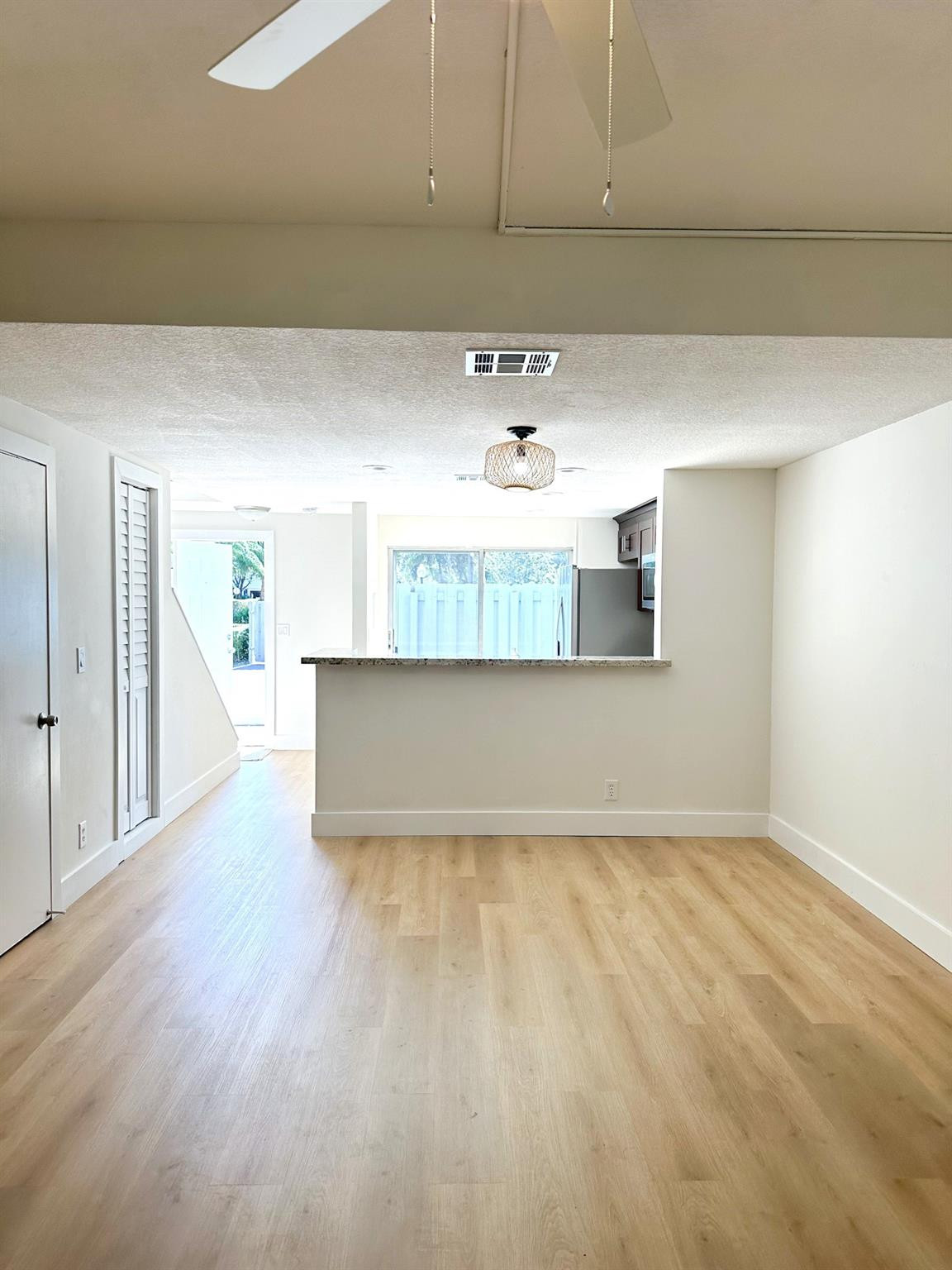 35 Southwest 3rd Street Pompano Beach, FL 33060 - Photo 6 of 23 Photo 6