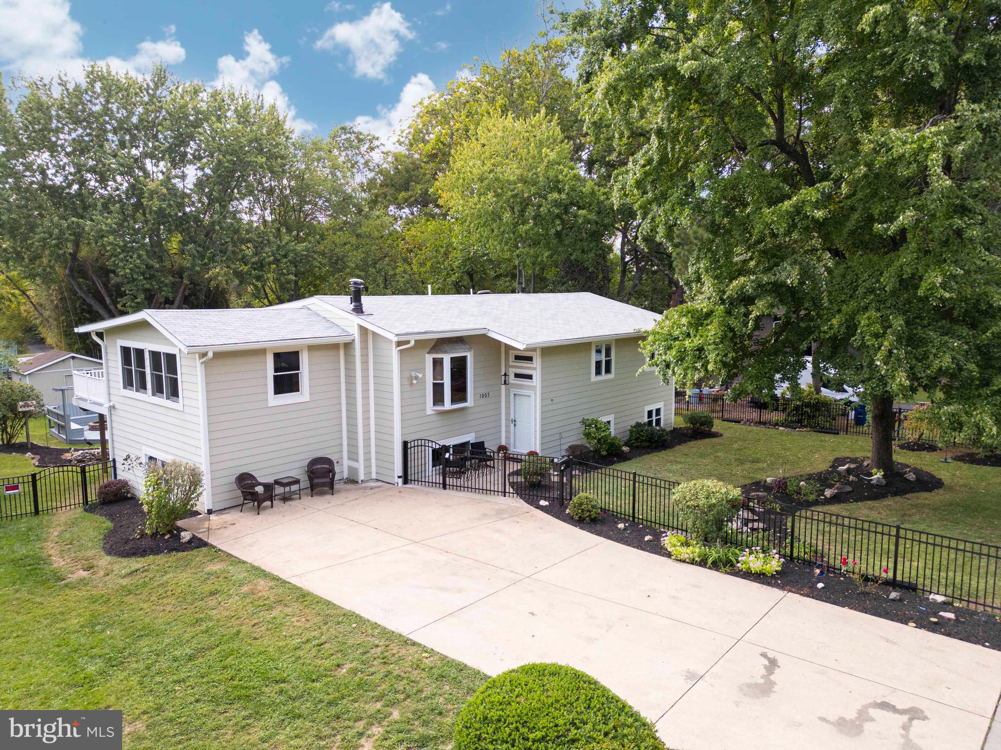 1003 Monroe Street Herndon, VA 20170 - Photo 1 of 120