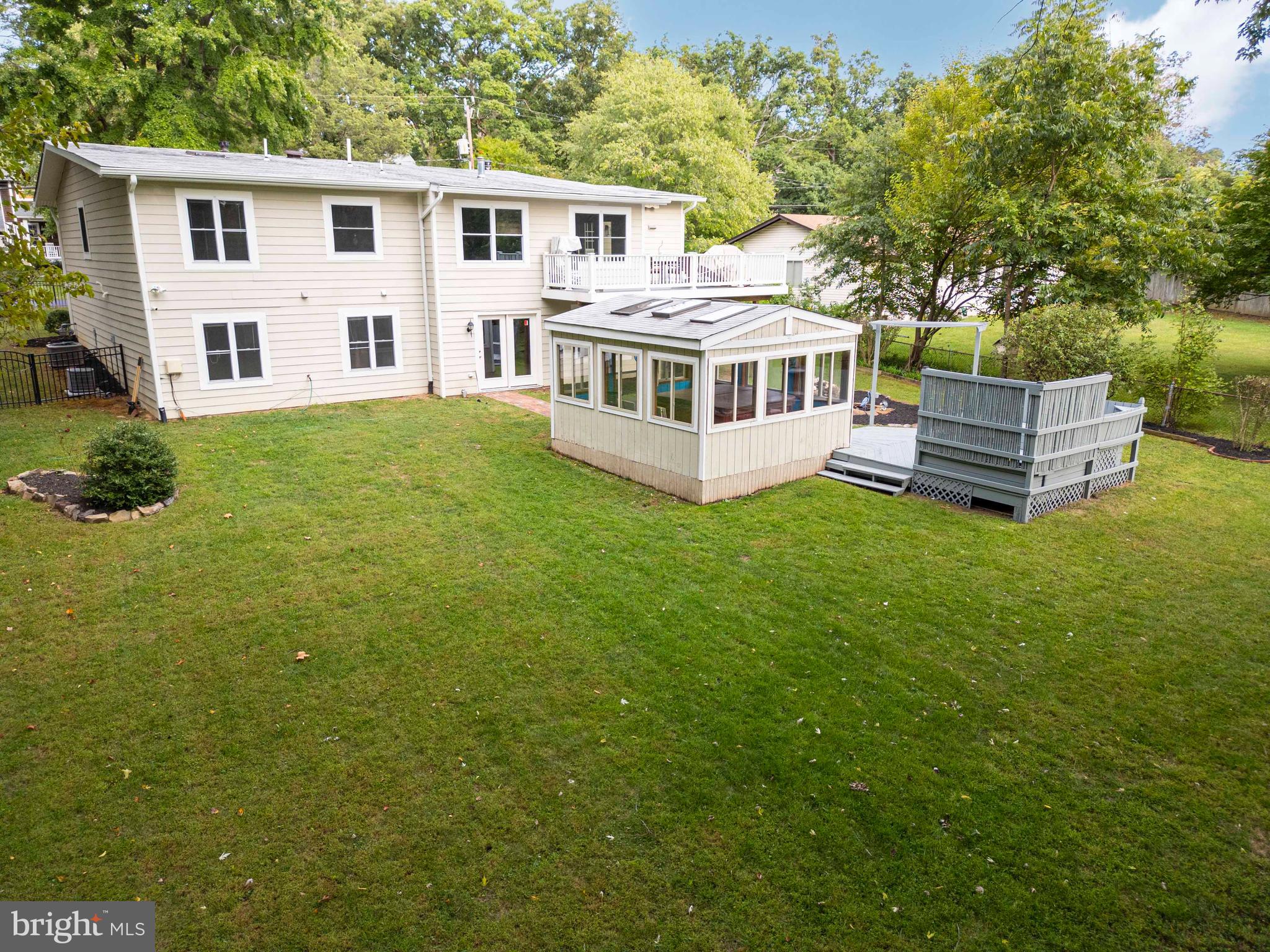 1003 Monroe Street Herndon, VA 20170 - Photo 13 of 120