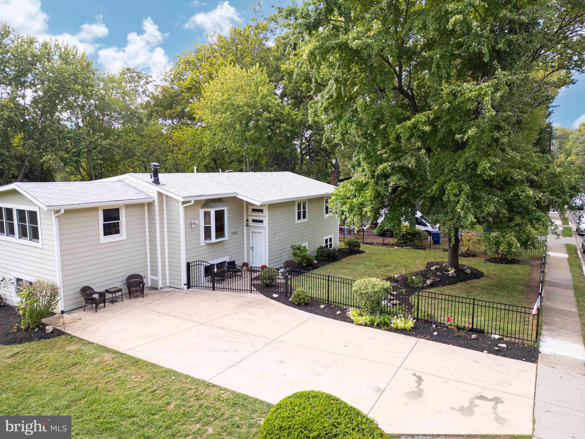 1003 Monroe Street Herndon, VA 20170 - Photo 3 of 120