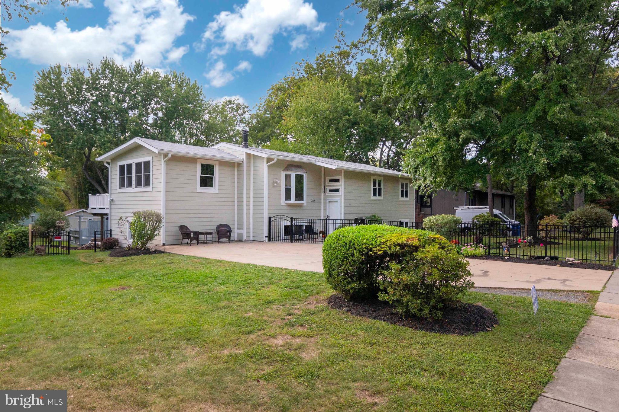 1003 Monroe Street Herndon, VA 20170 - Photo 32 of 120