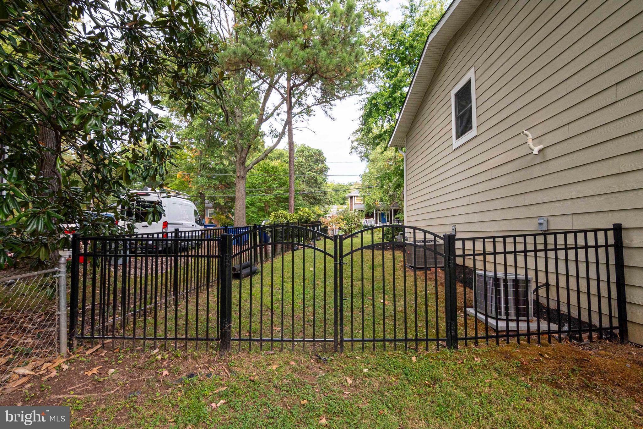 1003 Monroe Street Herndon, VA 20170 - Photo 49 of 120