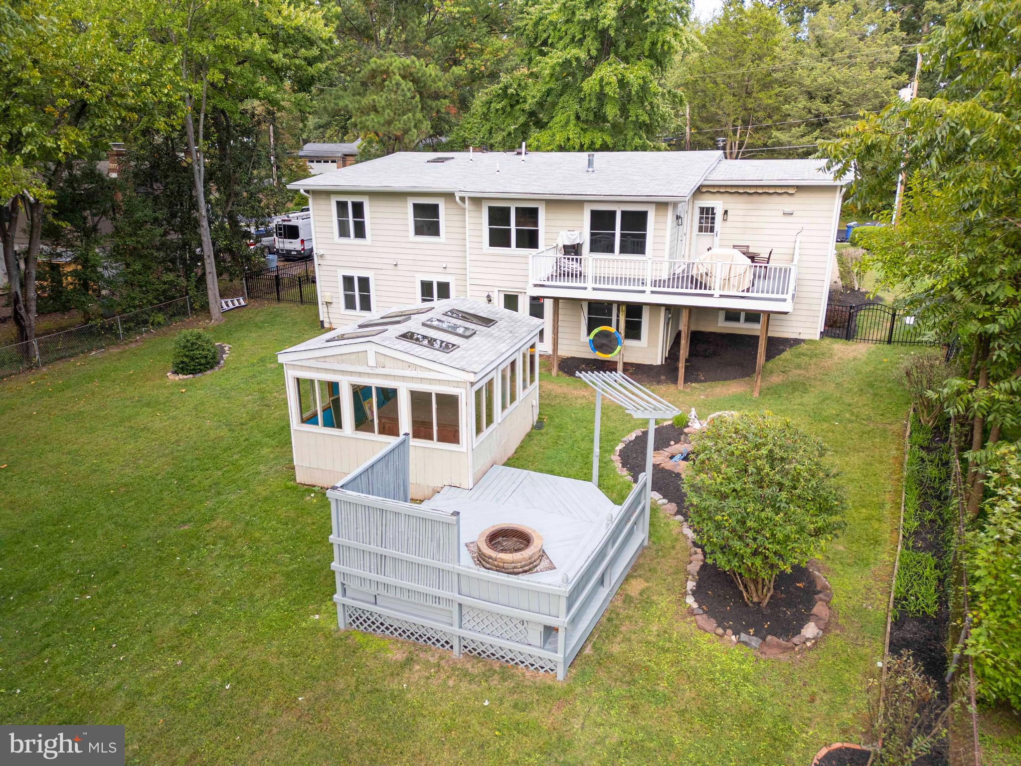 1003 Monroe Street Herndon, VA 20170 - Photo 10 of 120