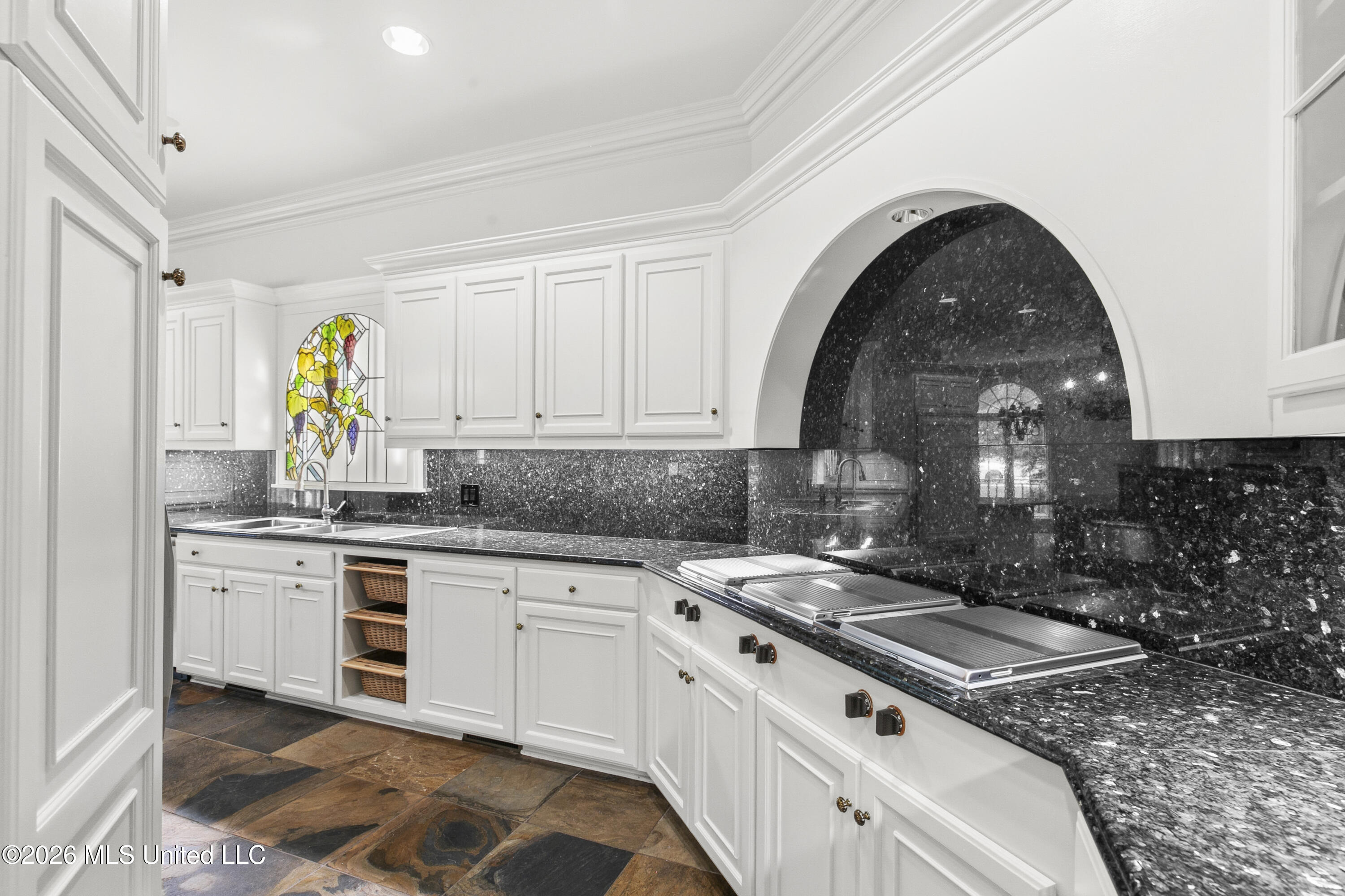 133 Overlook Pointe Drive Ridgeland, MS 39157 - Photo 19 of 93 Cooktop Area