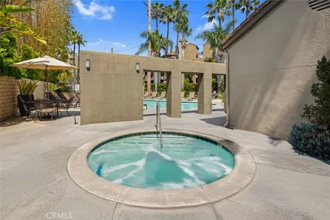 $899,000 | 400 Lake Street, Unit 105, Huntington Beach, CA 92648