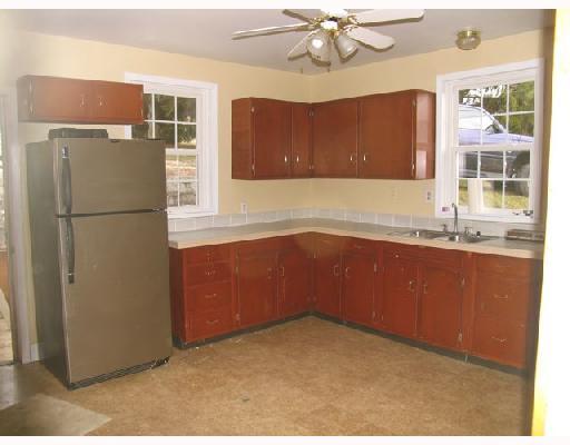 775 Manifold Road Washington, PA 15301 - Photo 4 of 8 Kitchen.