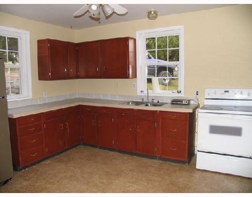 775 Manifold Road Washington, PA 15301 - Photo 5 of 8 Kitchen.