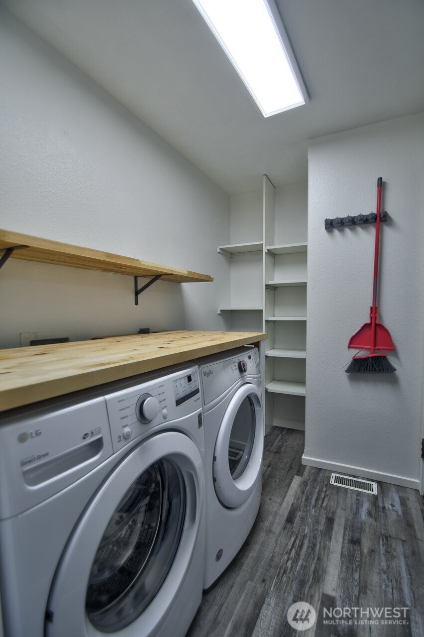 8603 194th Avenue Southwest Rochester, WA 98579 - Photo 18 of 32 a utility room with dryer and washer