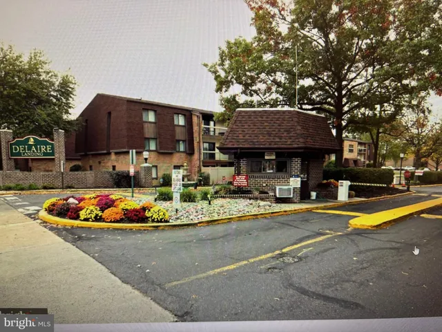 $1,800 | 50301 Delaire Landing Road, Unit 301, Philadelphia, PA 19114