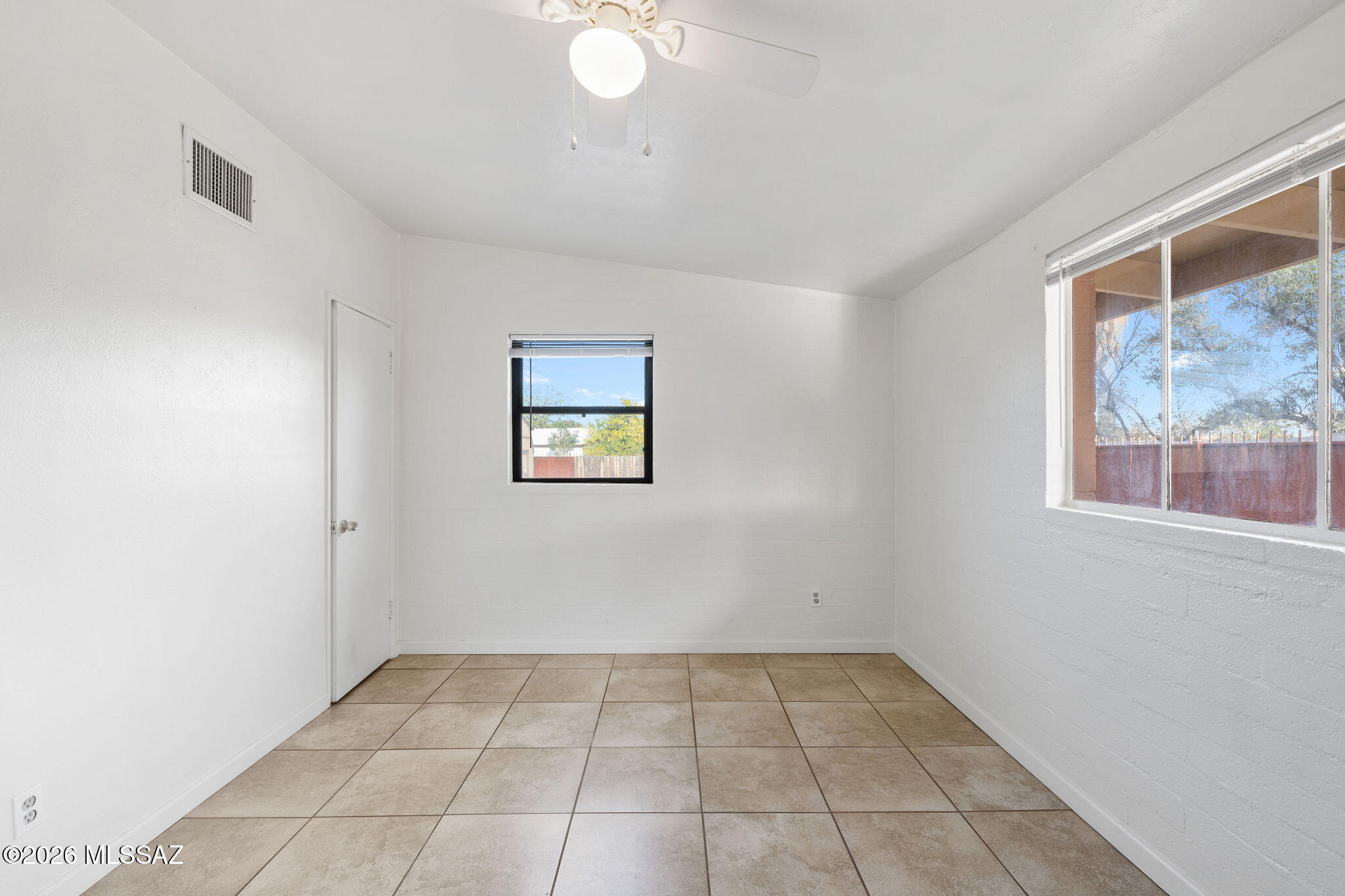 702 North Silverbell Road Tucson, AZ 85745 - Photo 14 of 23