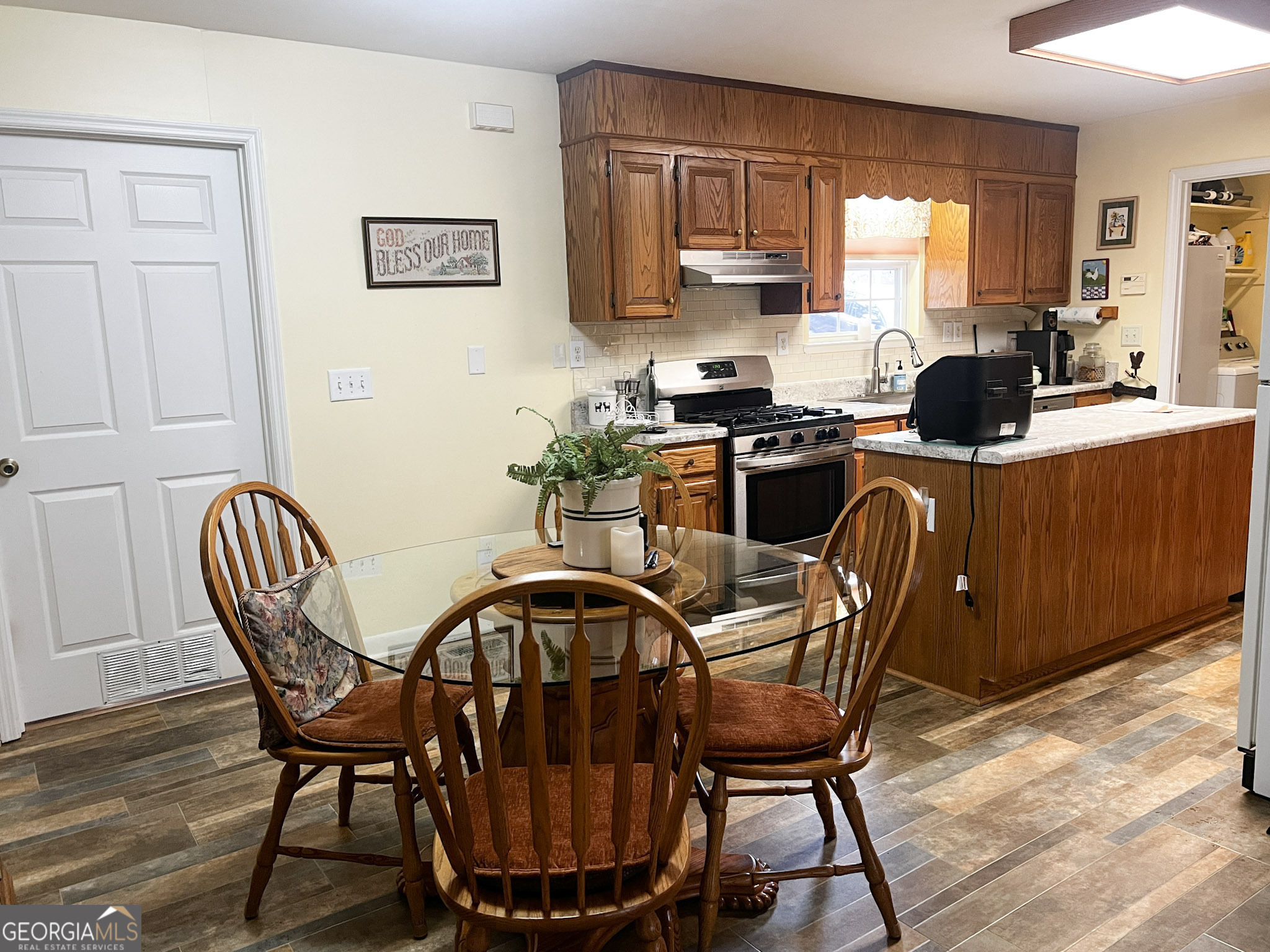 153 View Street Clarkesville, GA 30523 - Photo 5 of 31 a dining room with furniture and window