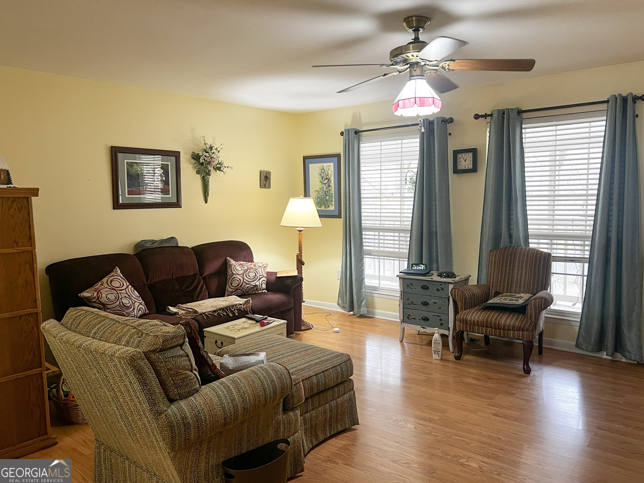 153 View Street Clarkesville, GA 30523 - Photo 9 of 31 a living room with furniture and a window