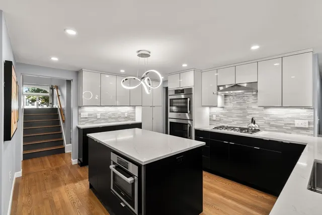 $1,988,000 | 41 Juniper Lane, Newton, MA 02459