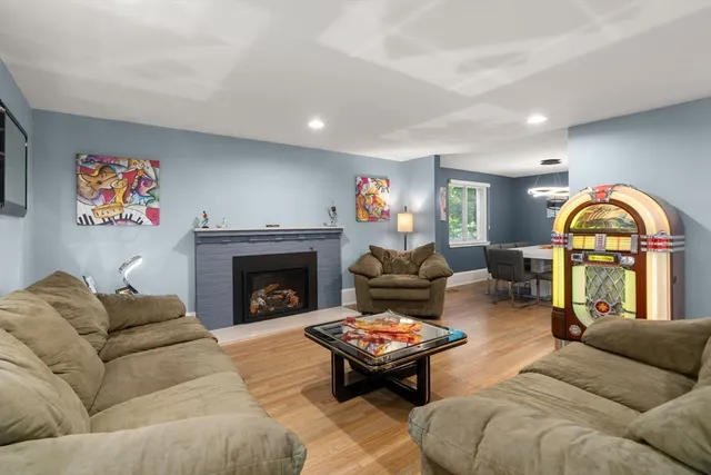 $1,988,000 | 41 Juniper Lane, Newton, MA 02459