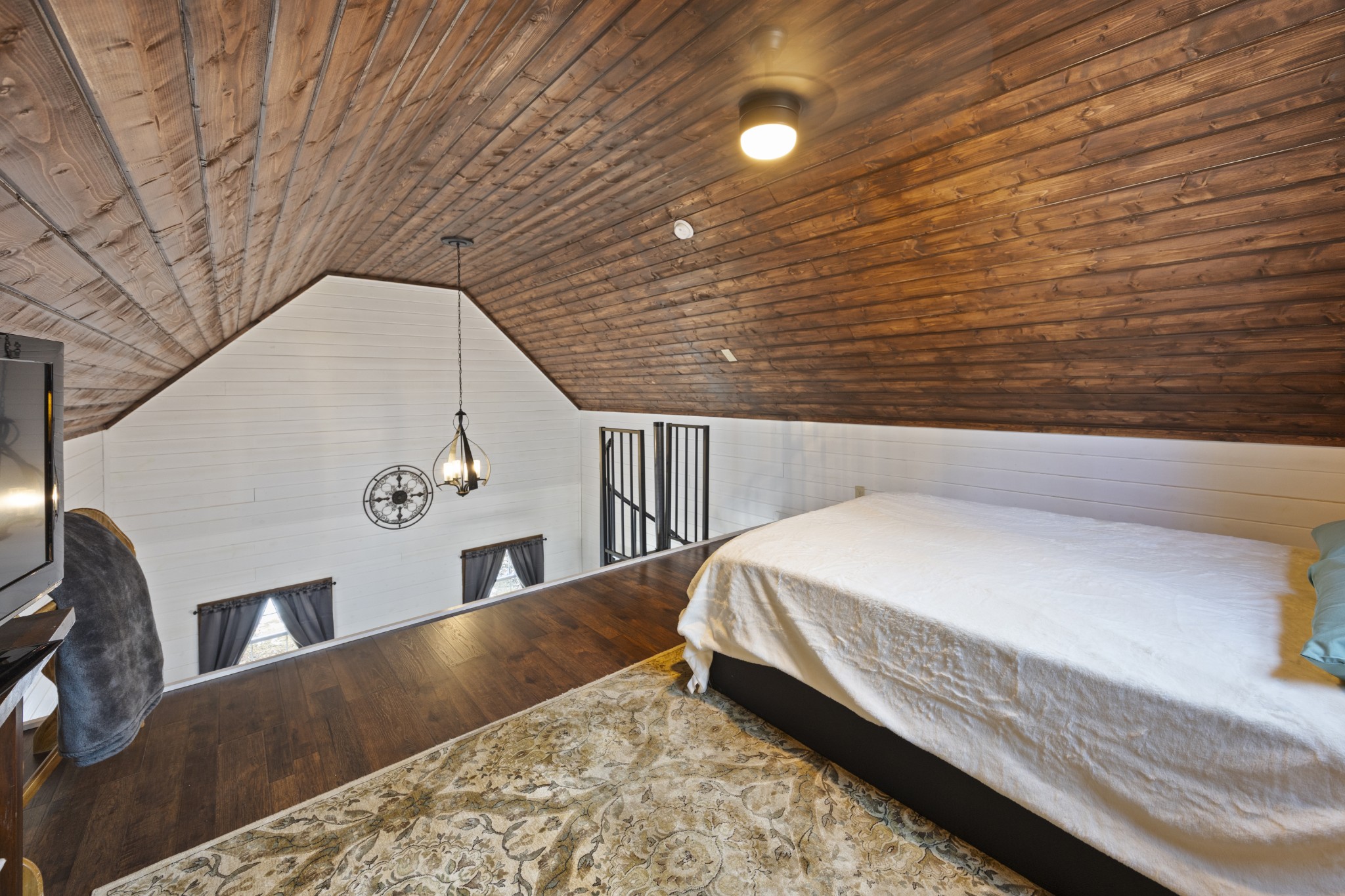 1085 Henegar Road Morrison, TN 37357 - Photo 11 of 17 a bedroom with a bed and a night stand