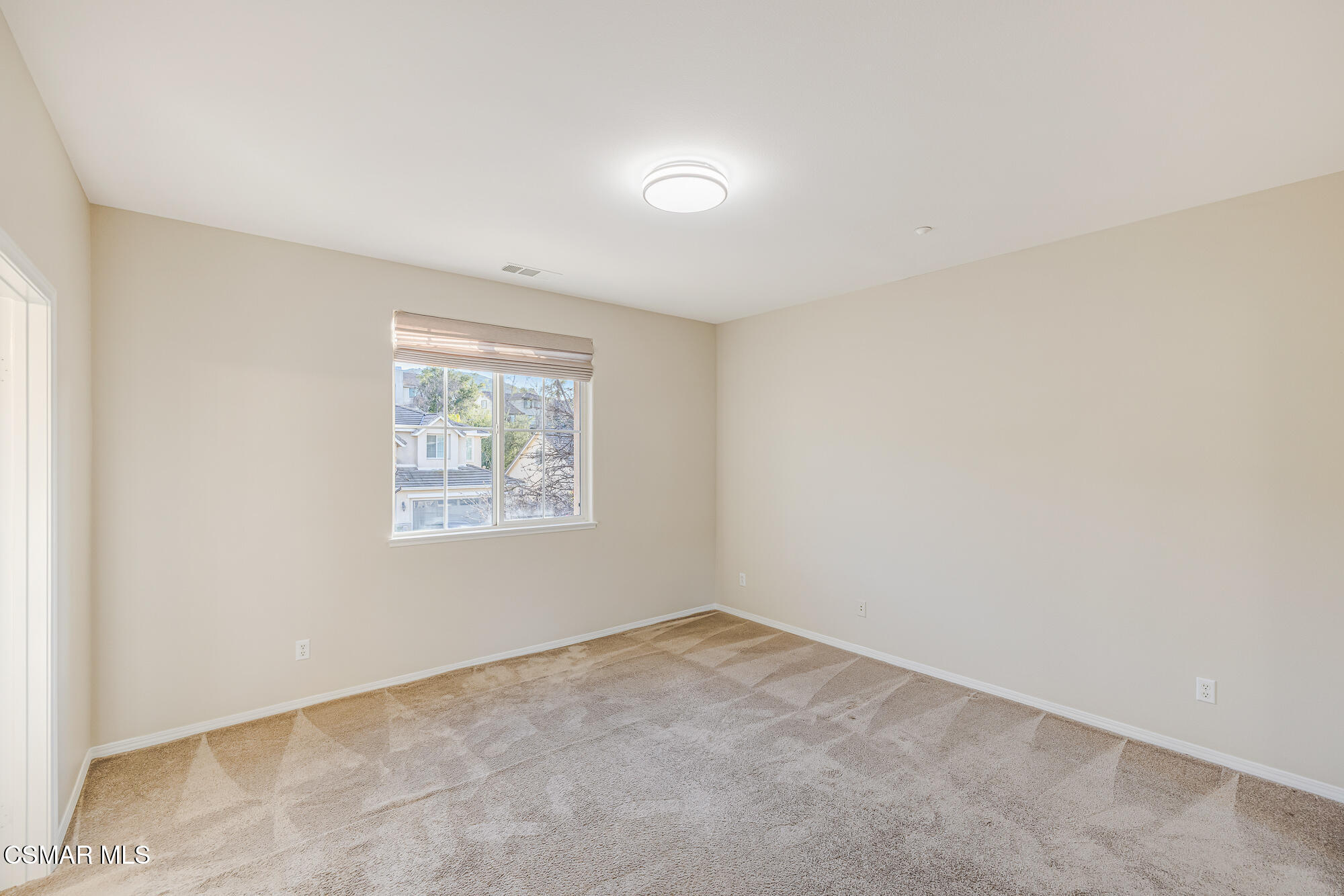 5353 Willow Oak Street Simi Valley, CA 93063 - Photo 27 of 52 an empty room with a window