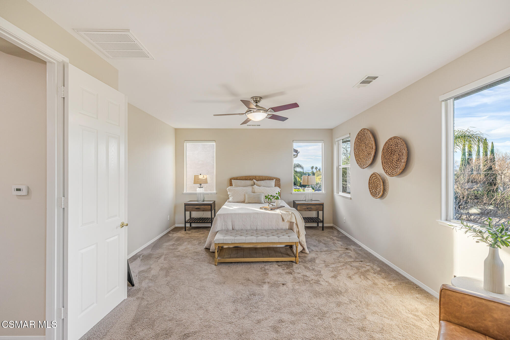 5353 Willow Oak Street Simi Valley, CA 93063 - Photo 33 of 52 a room with a bed and a window