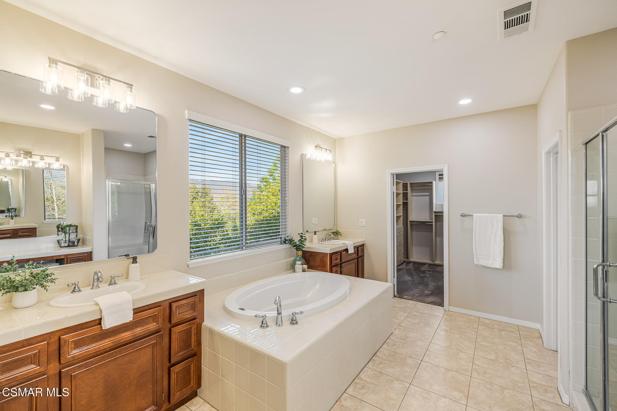 5353 Willow Oak Street Simi Valley, CA 93063 - Photo 36 of 52 5353 Willow Oak St-VinceDingmanMedia-36