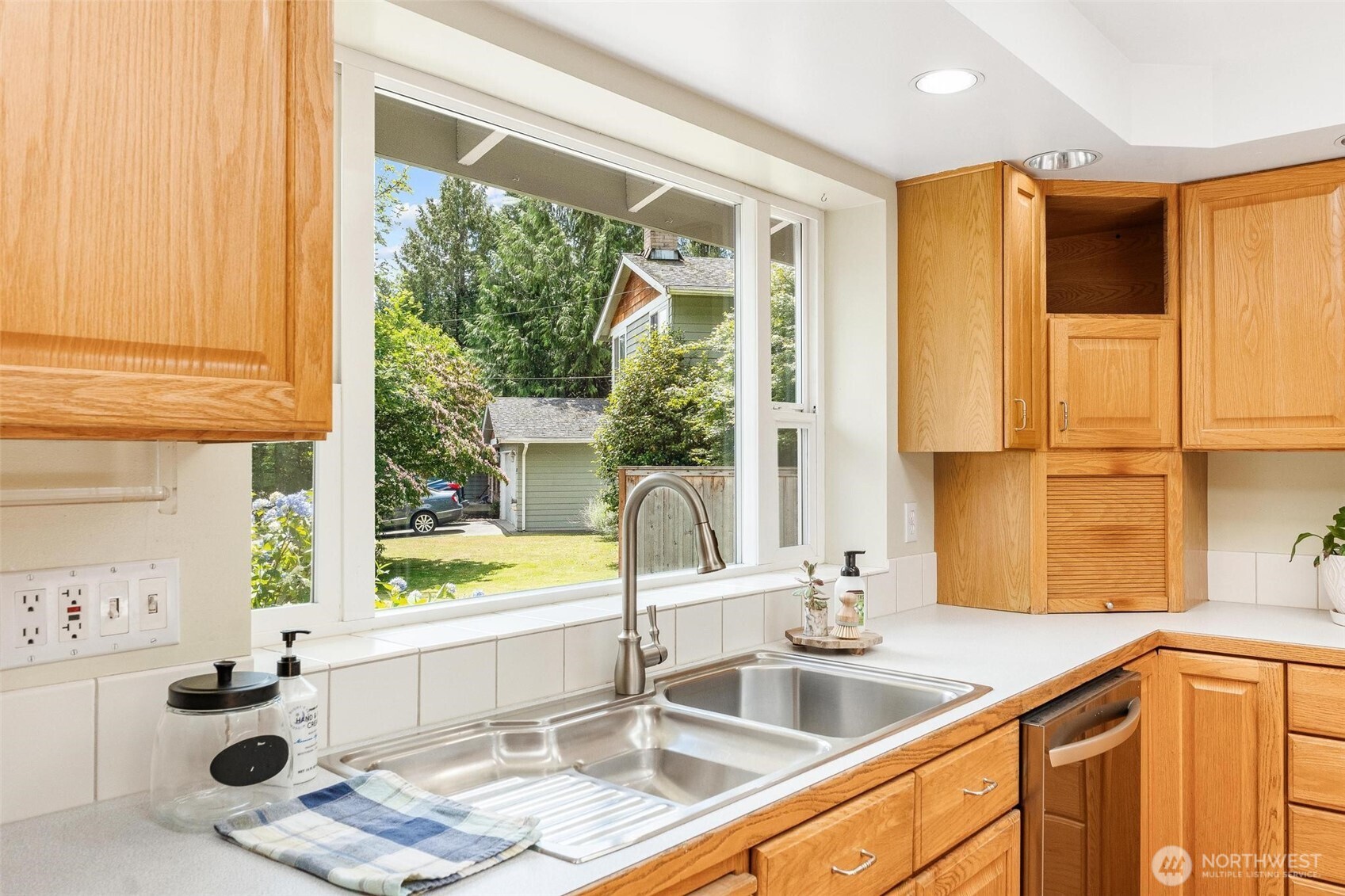 17529 93rd Avenue Northeast Bothell, WA 98011 - Photo 15 of 38
