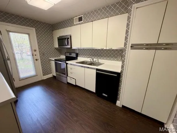 $2,650 | 1130 South Mason Road, St. Louis, MO 63131