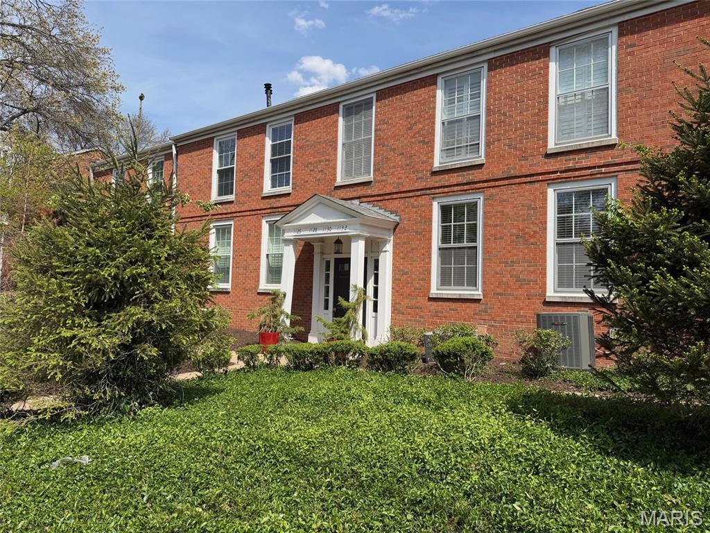 1130 South Mason Road St. Louis, MO 63131 - Photo 3 of 18